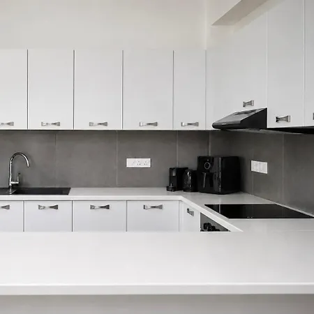 Timelessly Modern 1br In Old Town Nicosia