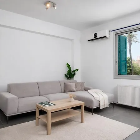 Timelessly Modern 1br In Old Town Apartman